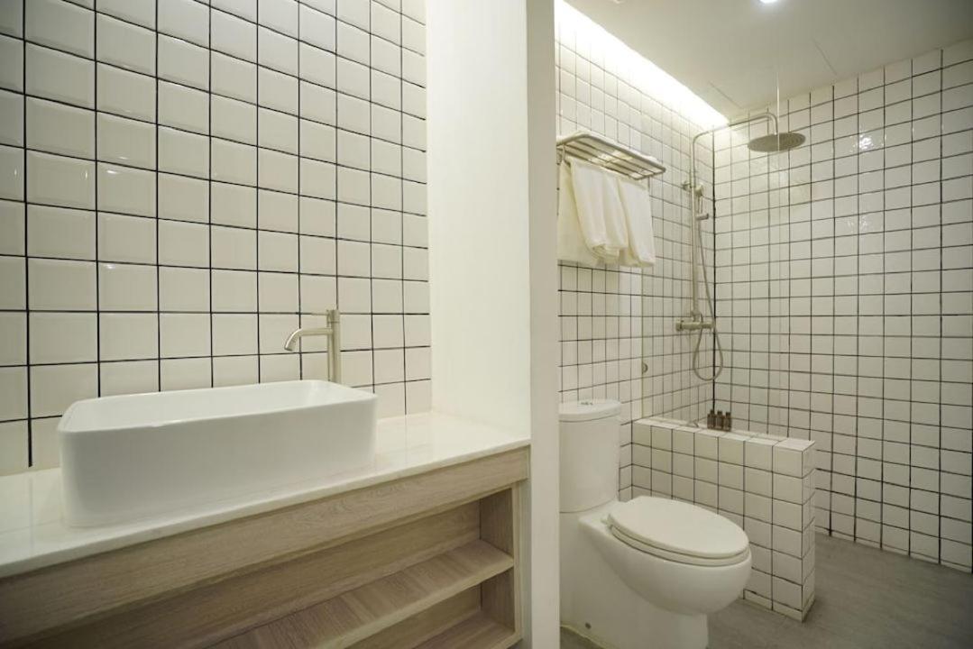 E11 Hotel - Bts Punnawithi Bangkok Eksteriør billede