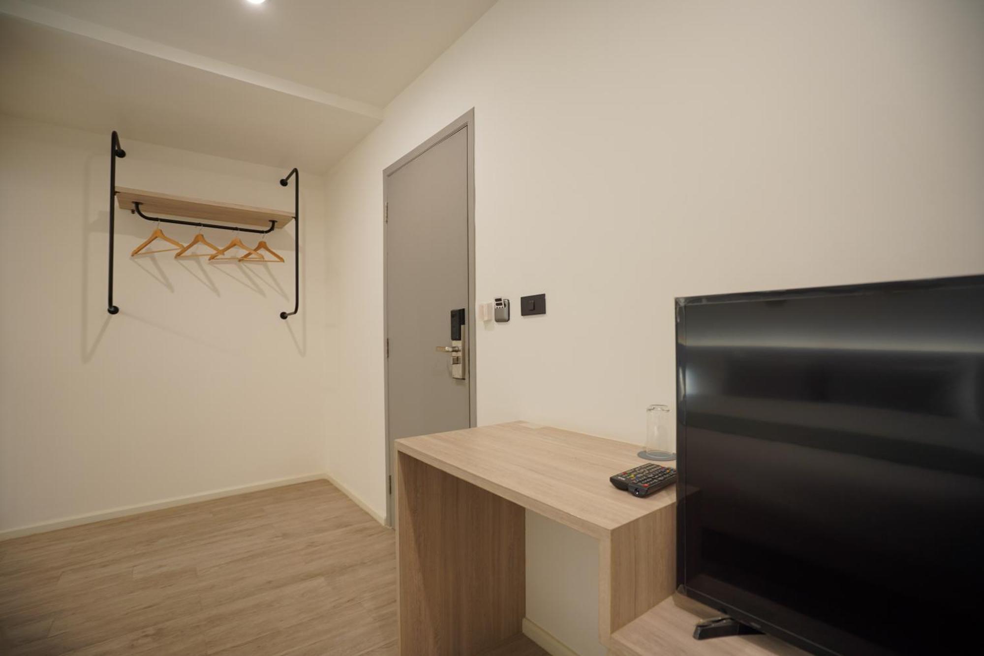 E11 Hotel - Bts Punnawithi Bangkok Eksteriør billede